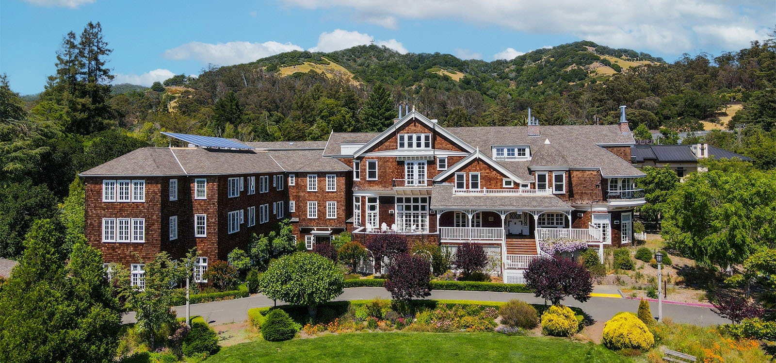 Meadowlands Hall, Dominican University of California