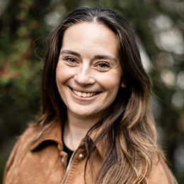 victoria dobbines headshot 