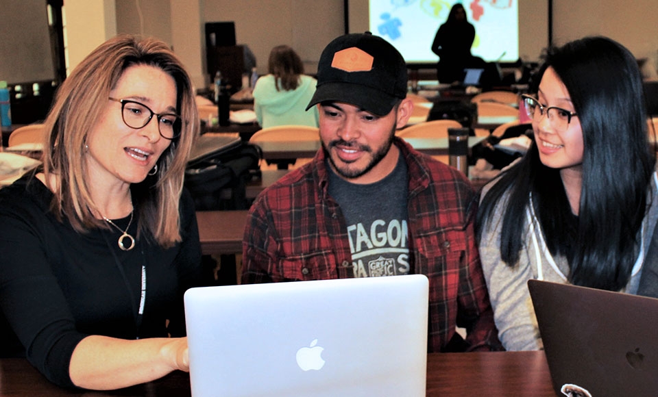 gina tucker-roghi with occupational therapy students
