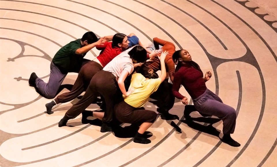 Steve Disenhof photo of Charray Helton '21 on outside circumference of group of dancers